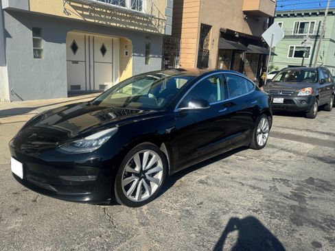 Used 2018 Tesla Model 3 Long Range image 2