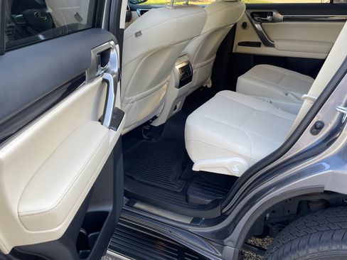 Used 2022 Lexus GX 460 Premium image 10