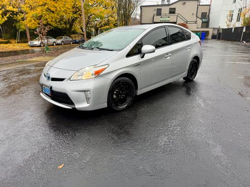 Used 2013 Toyota Prius Two image 1