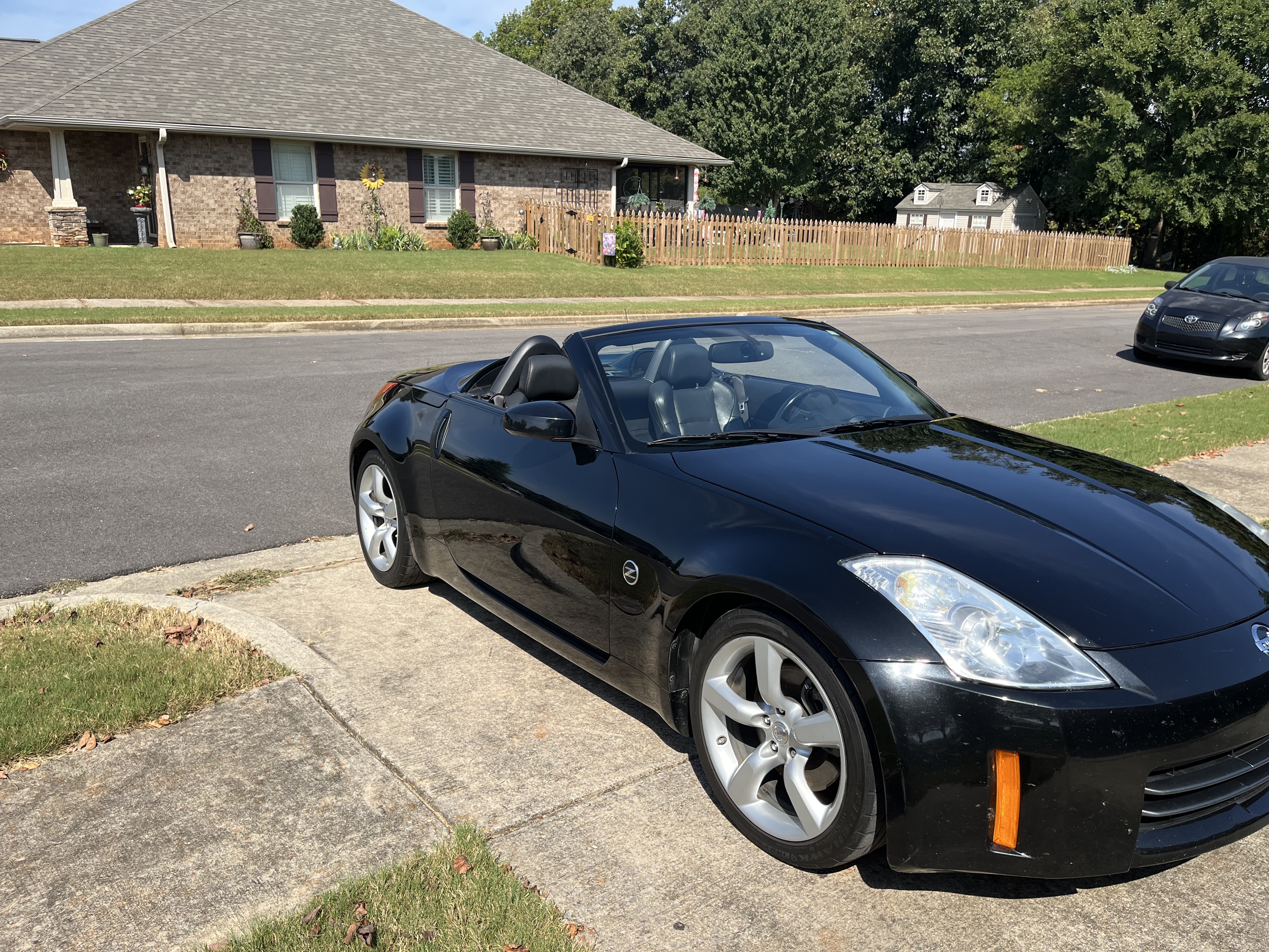 Used 2006 Nissan 350Z Touring RWD image 1