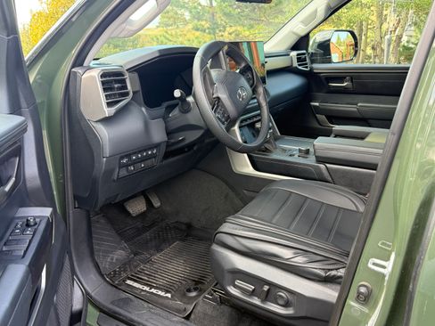 Used 2023 Toyota Sequoia SR5 w/ SR5 Premium Package AWD/4WD image 6