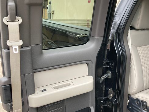 Used 2010 Ford F150 XLT image 5