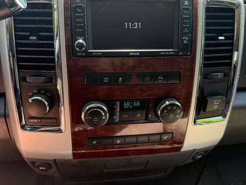 Used 2012 RAM 1500 Laramie AWD/4WD image 15