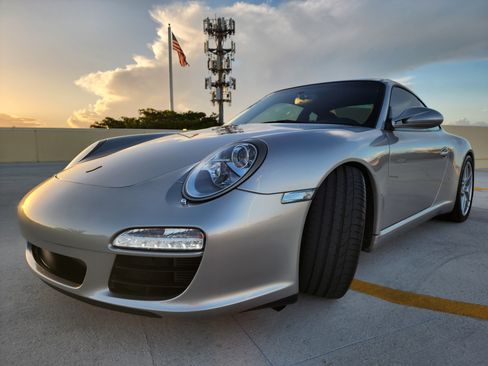 Used 2011 Porsche 911 Carrera S image 4