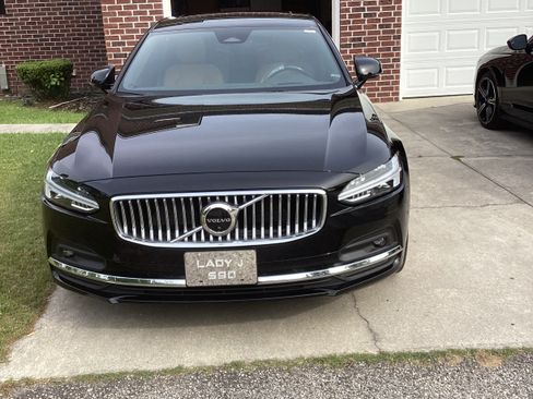 Used 2022 Volvo S90 B6 Inscription image 1