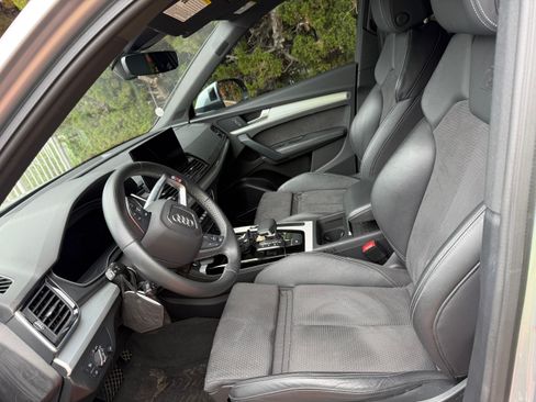 Used 2021 Audi Q5 e Premium Plus w/ Premium Plus Package AWD/4WD image 5