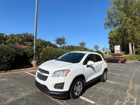 Used 2015 Chevrolet Trax LS image 1