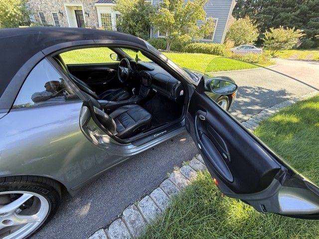 Used 2002 Porsche 911 Cabriolet image 10