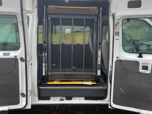 Used 2014 Ford E-250 and Econoline 250 Extended w/ Power Group image 5