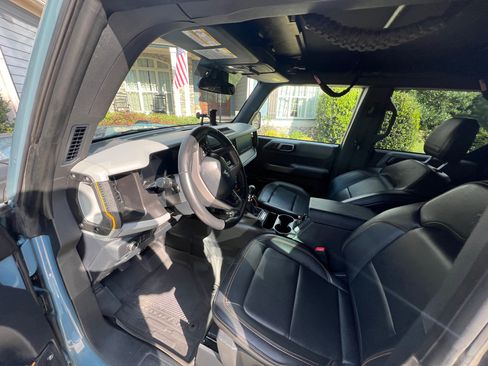 Used 2022 Ford Bronco Badlands image 9