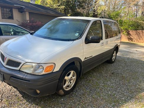 Used 2004 Pontiac Montana w/ Climate Package image 2