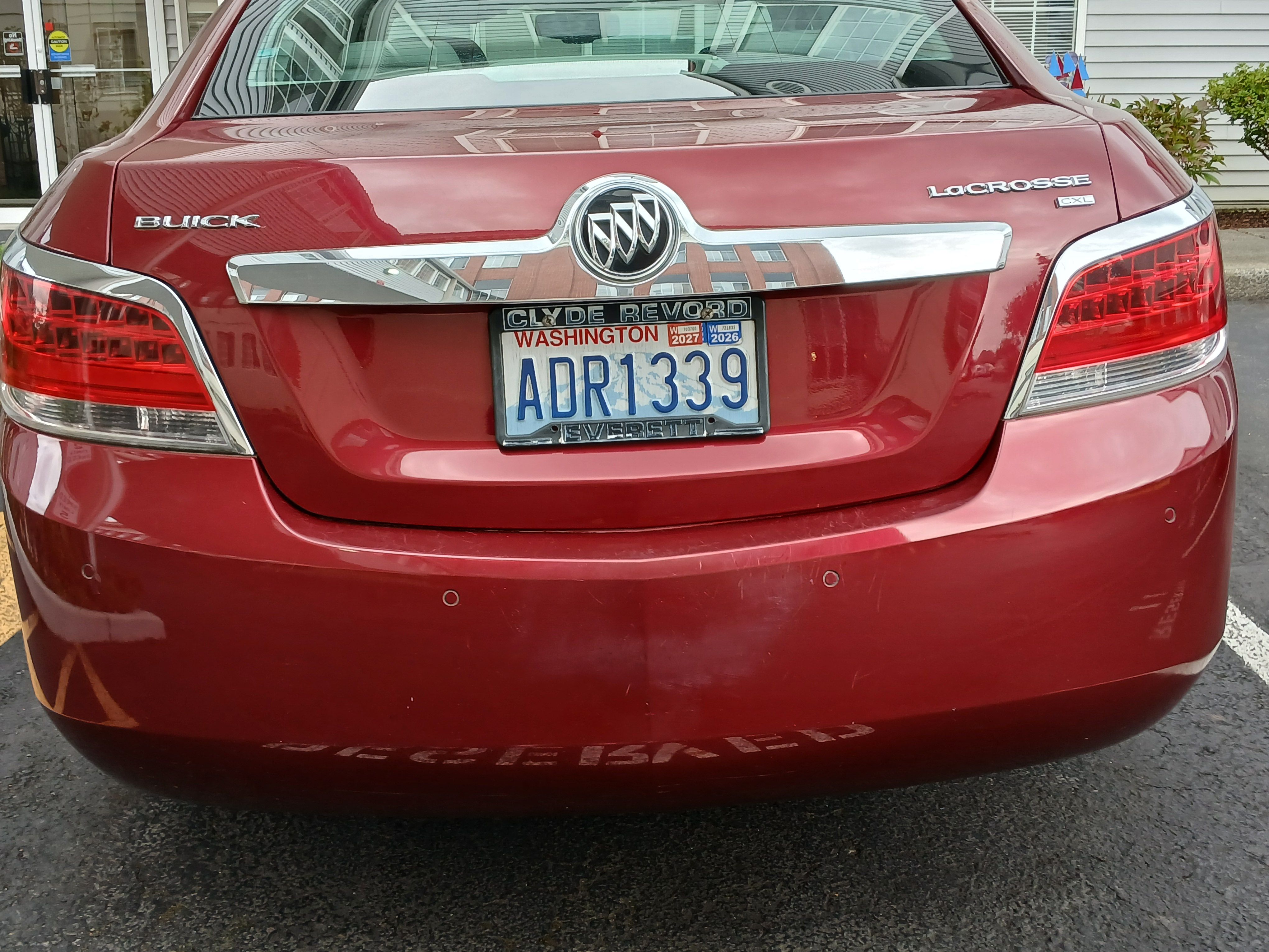 Used 2011 Buick LaCrosse CXL w/ Driver Confidence Package FWD image 2