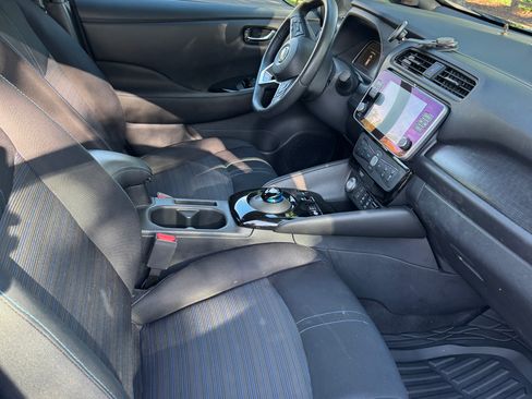 Used 2022 Nissan Leaf SV image 12