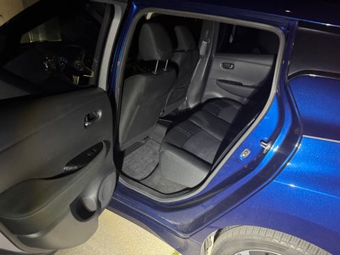 Used 2022 Nissan Leaf SV Plus image 11