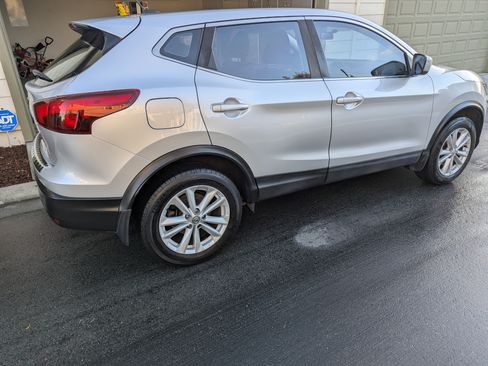 Used 2017 Nissan Rogue Sport S w/ S Appearance Package image 4