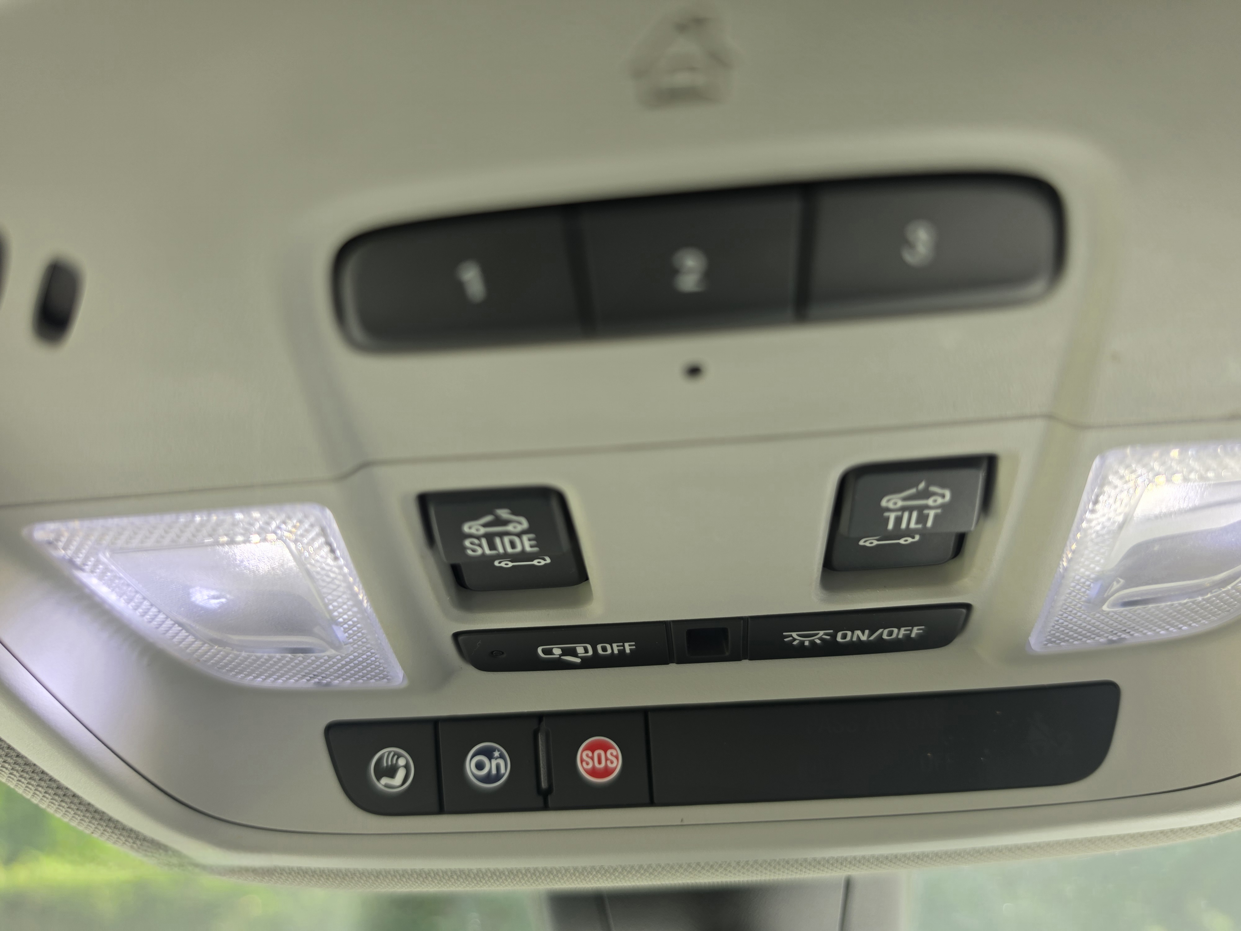 Used 2019 Chevrolet Traverse LT w/ LT Premium Package AWD/4WD image 15