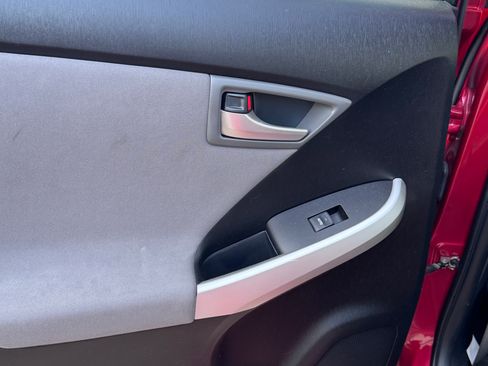 Used 2014 Toyota Prius Two image 23