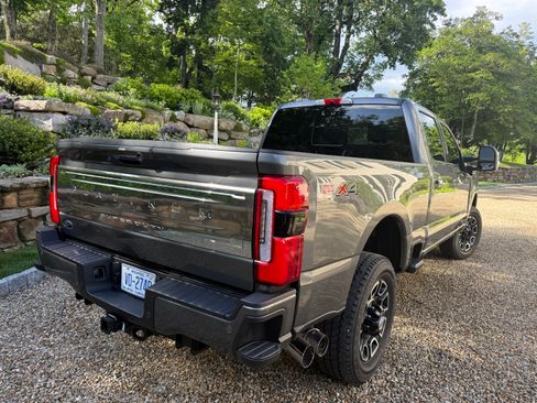 Used 2024 Ford F250 Platinum AWD/4WD image 5