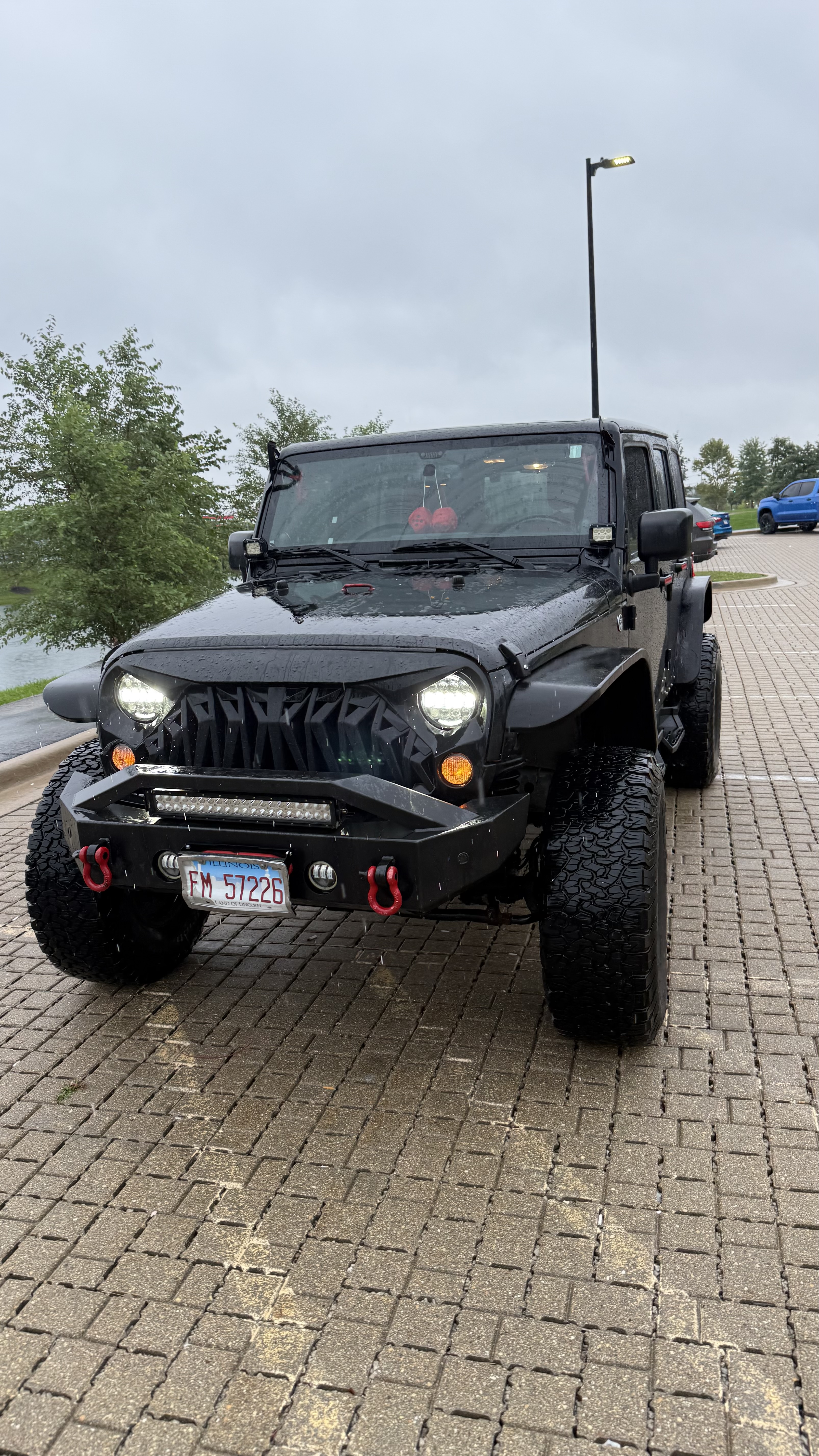 Used 2014 Jeep Wrangler Unlimited Sahara w/ Mopar Chrome Edition Group AWD/4WD image 2