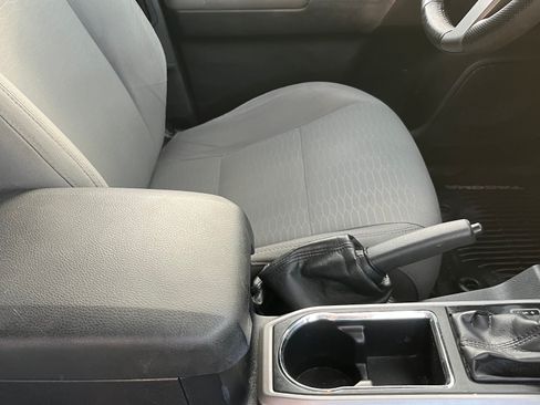 Used 2017 Toyota Tacoma SR5 image 18
