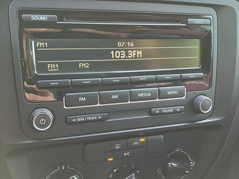 Used 2015 Volkswagen Jetta S image 21