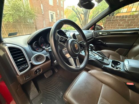 Used 2015 Porsche Cayenne S image 14
