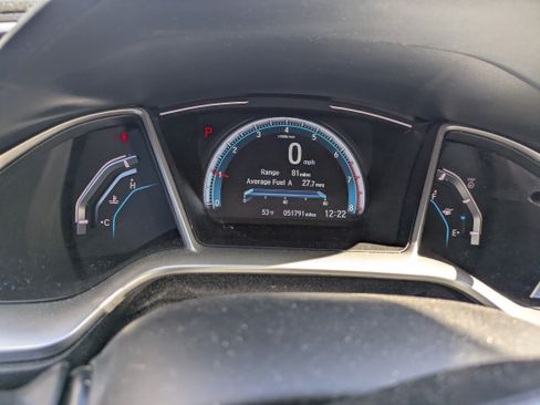 Used 2017 Honda Civic Touring image 2