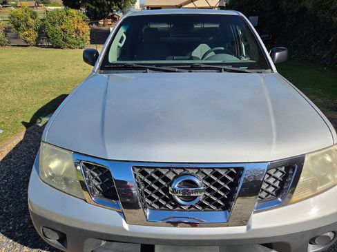 Used 2014 Nissan Frontier S image 4