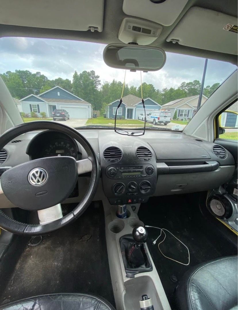 Used 1999 Volkswagen Beetle GLS FWD image 8
