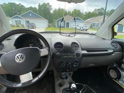 Used 1999 Volkswagen Beetle GLS FWD image 8