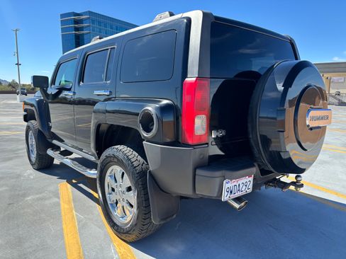 Used 2009 HUMMER H3 Alpha image 12