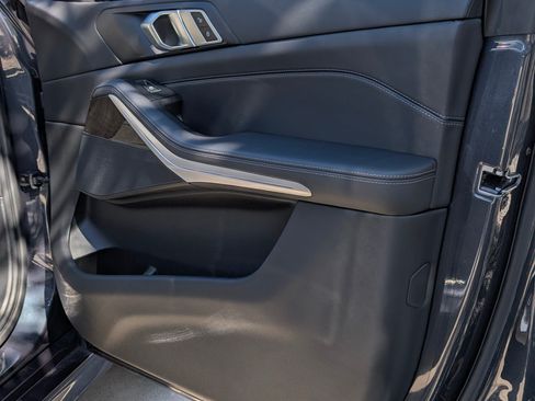 Used 2022 BMW X5 xDrive45e w/ M Sport Package image 21