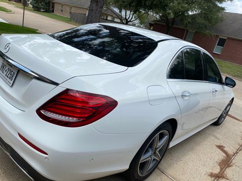 Used 2020 Mercedes-Benz E 350 Sedan image 4