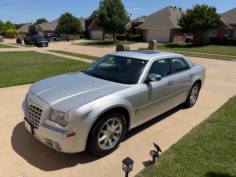 Used 2007 Chrysler 300 C w/ Protection Group II RWD image 1