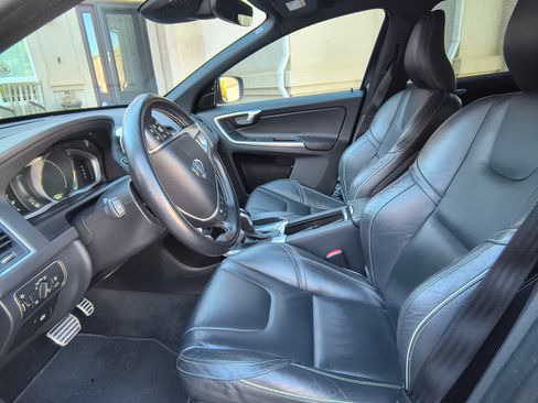 Used 2015 Volvo XC60 T6 R-Design Platinum image 14