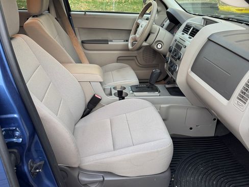Used 2010 Ford Escape XLT image 16