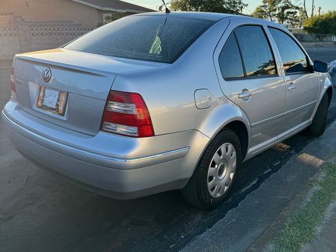 Used 2005 Volkswagen Jetta GL image 5