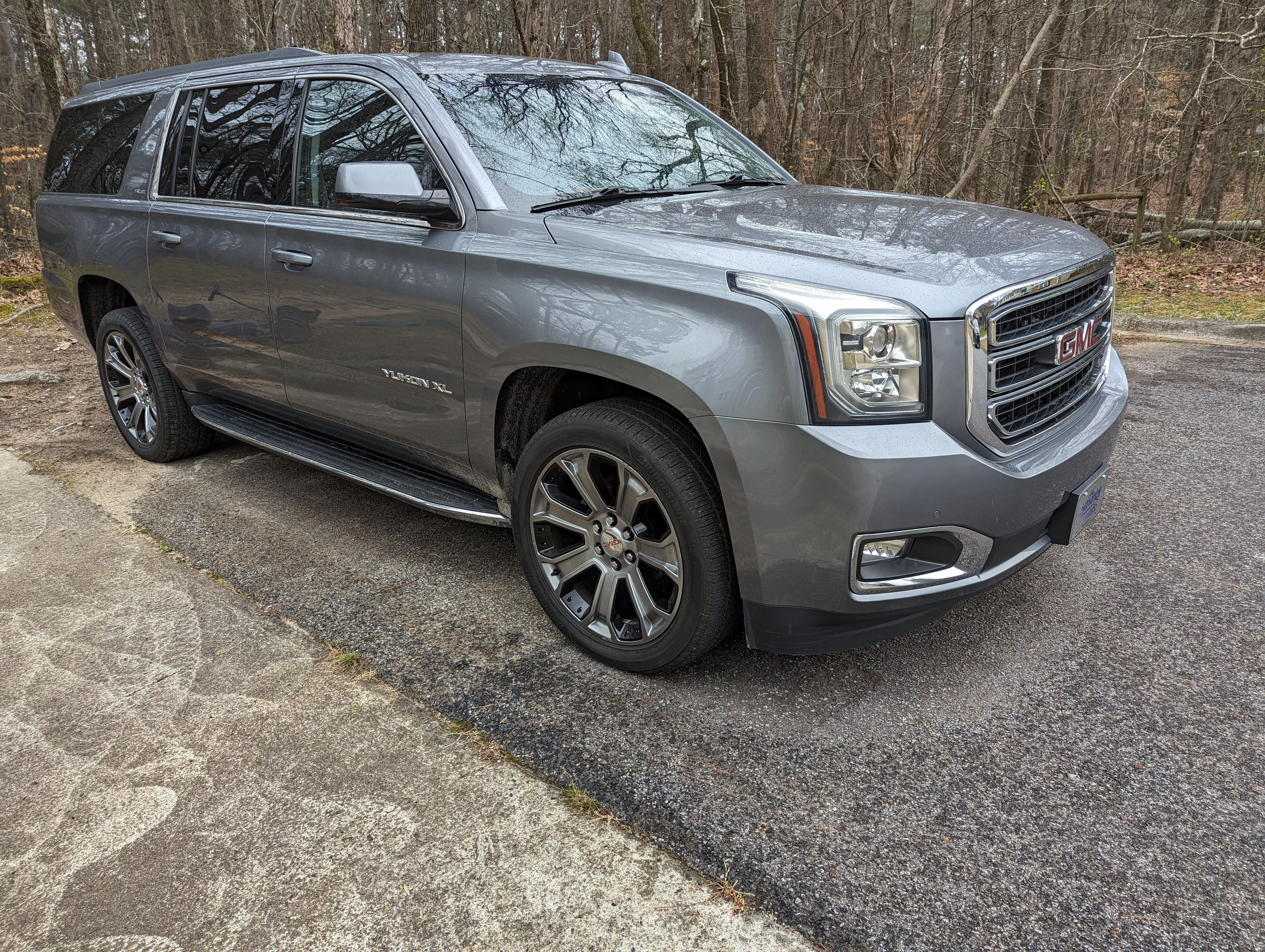 Used 2019 GMC Yukon XL SLE w/ Convenience Package AWD/4WD image 1