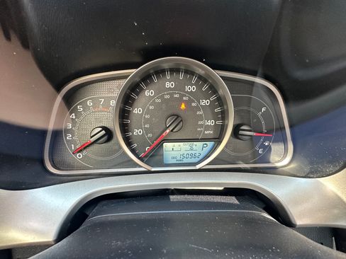 Used 2013 Toyota RAV4 XLE image 2