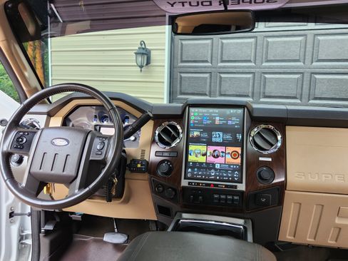 Used 2015 Ford F350 Lariat w/ Lariat Ultimate Package AWD/4WD image 12