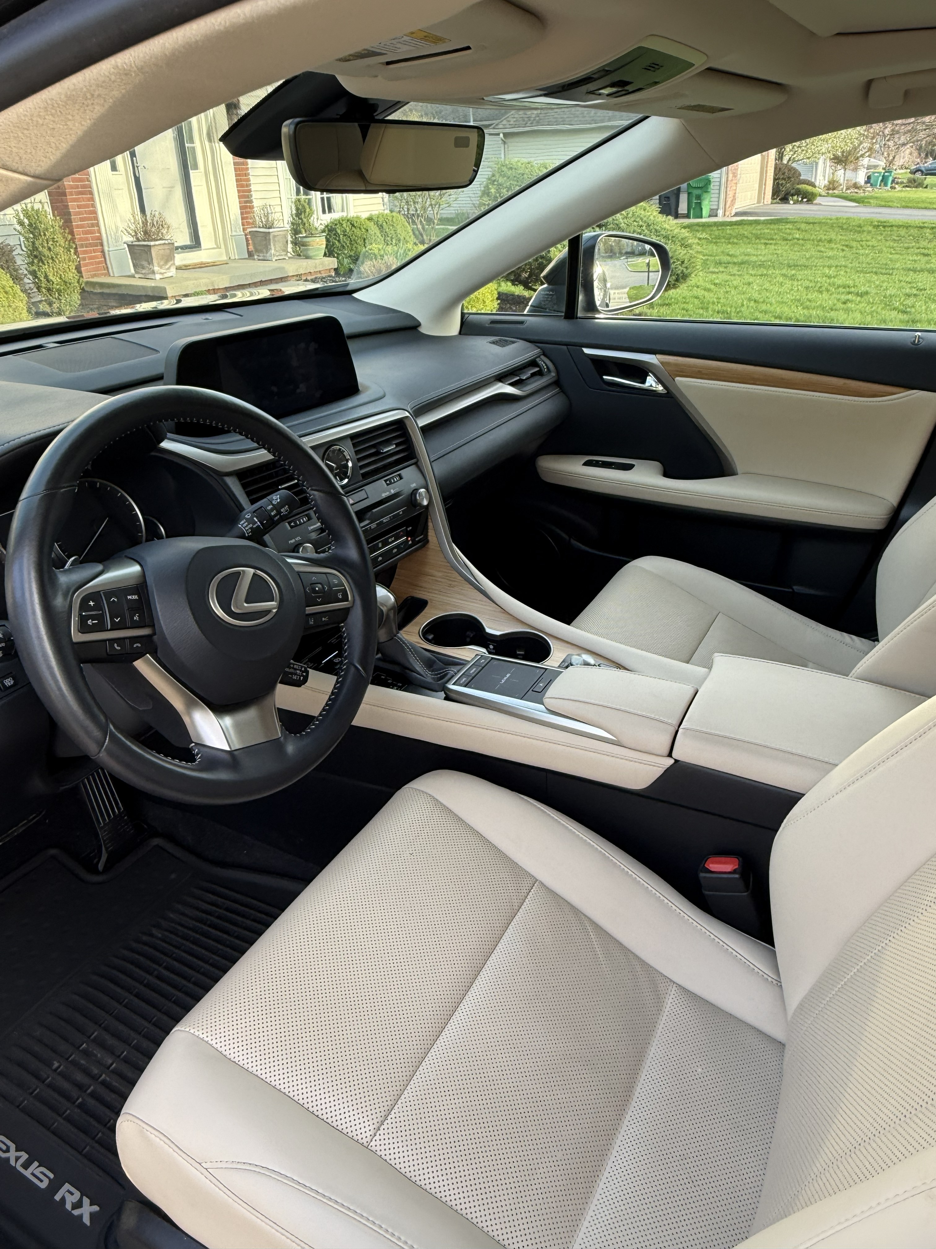 Used 2022 Lexus RX 350L Premium w/ Premium Package AWD/4WD image 11
