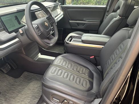 Used 2025 Rivian R1S Adventure image 6