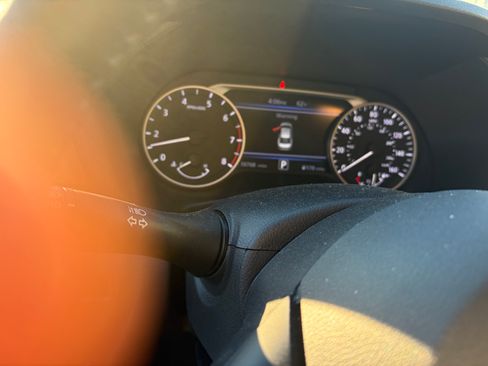 Used 2024 Nissan Sentra SV w/ SV Premium Package image 15