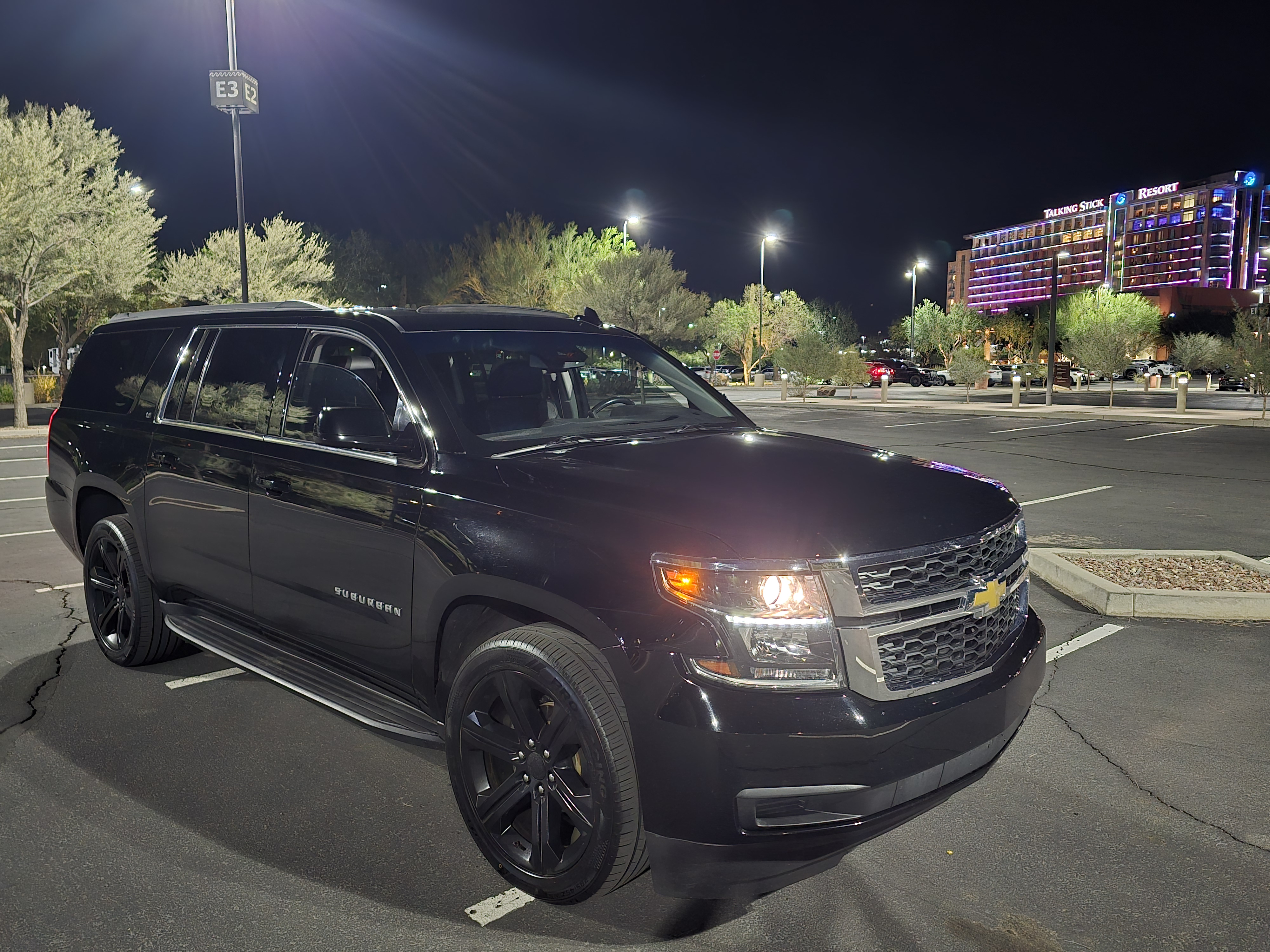 Used 2020 Chevrolet Suburban LT AWD/4WD image 4