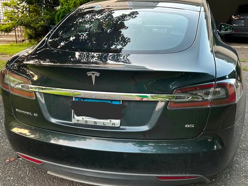 Used 2013 Tesla Model S RWD image 2