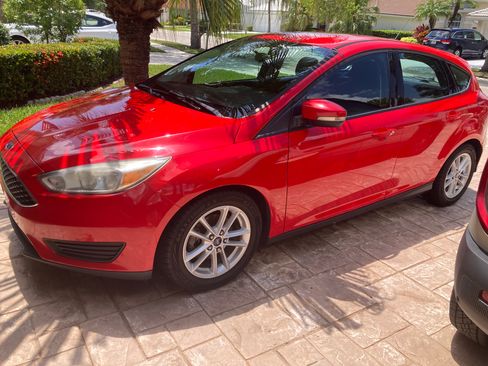Used 2015 Ford Focus SE FWD image 6