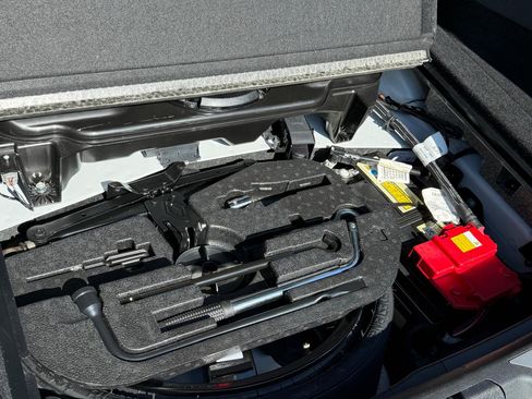 Used 2019 Maserati Levante S GranLusso image 28