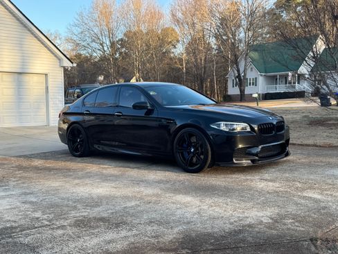 Used 2016 BMW M5 image 2