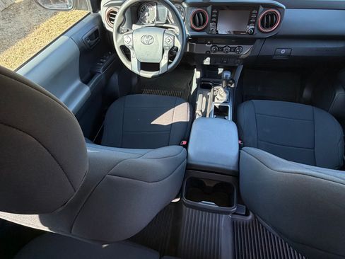 Used 2020 Toyota Tacoma SR image 10