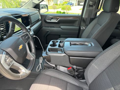 Used 2023 Chevrolet Silverado 1500 LT w/ Z71 Off-Road Package AWD/4WD image 14